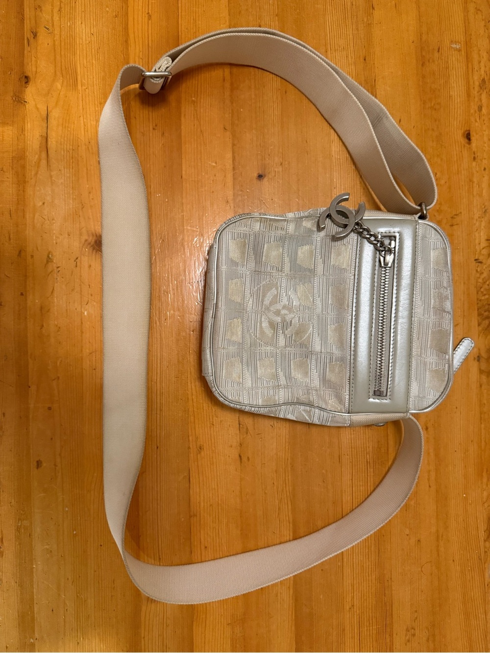CHANEL Vintage New Travel Line Crossbody - Picture 10 of 12